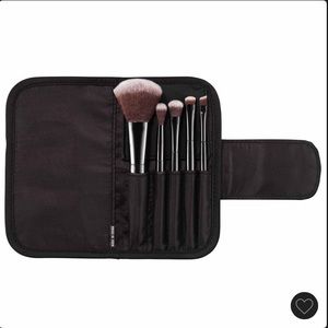 IT COSMETICS Brushes for Ulta face and Eye Essentials Travel Brush Set- 5ct